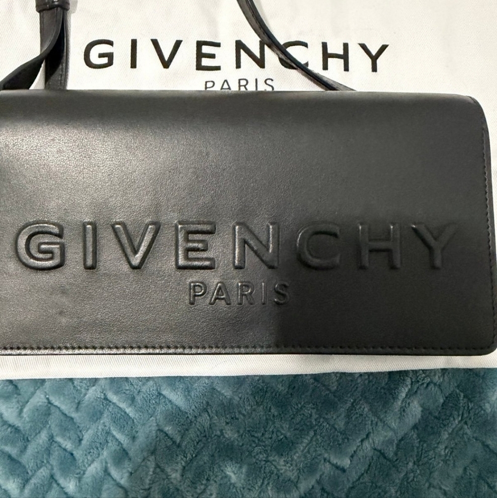 GIVENCHY CROSSBODY/ BRAND NEW/ Gorgeous - Picture 2 of 5